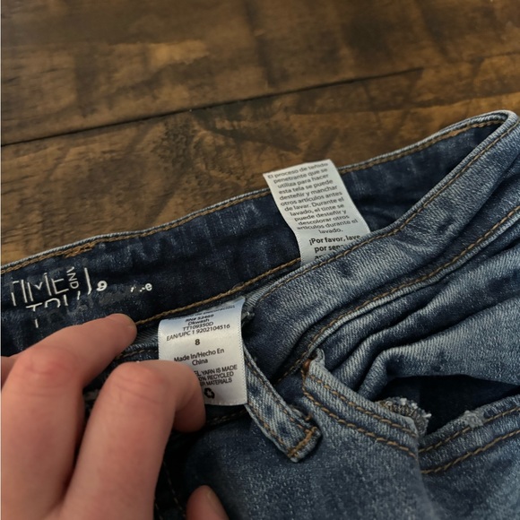 Size 8 Jean bundle - Picture 6 of 6